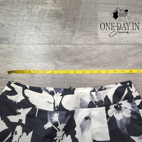 White House Black Market A Line Skirt Size 10 - Picture 3 of 5